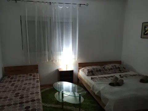 Sobe i apartmani LUKA