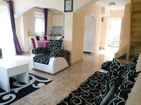 Kuća u Borjak šumi