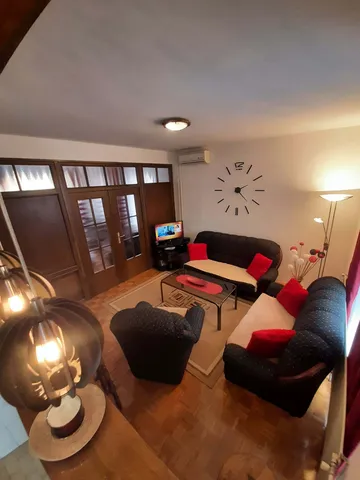 Apartman TRIJUMF u centru