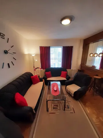 Apartman TRIJUMF u centru