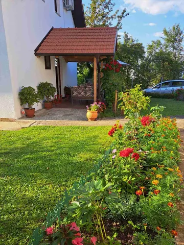 Apartmani PČELICA