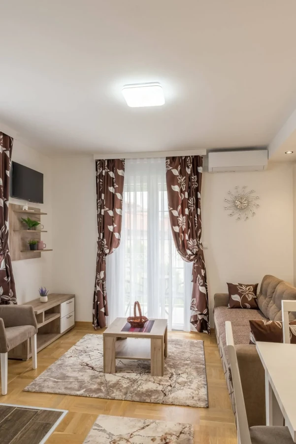 Apartman broj 1