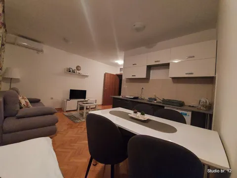 Apartman Katja 12