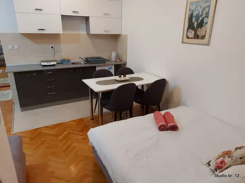 Apartman Katja 12