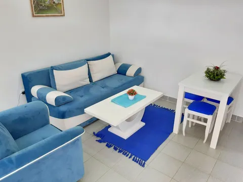 Apartmani i sobe Perović