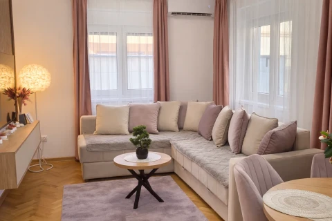 Alma Apartment - Family Stay Across Aqua Park Raj