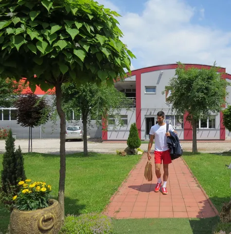 Novak Đoković na sportskim terenima Karović